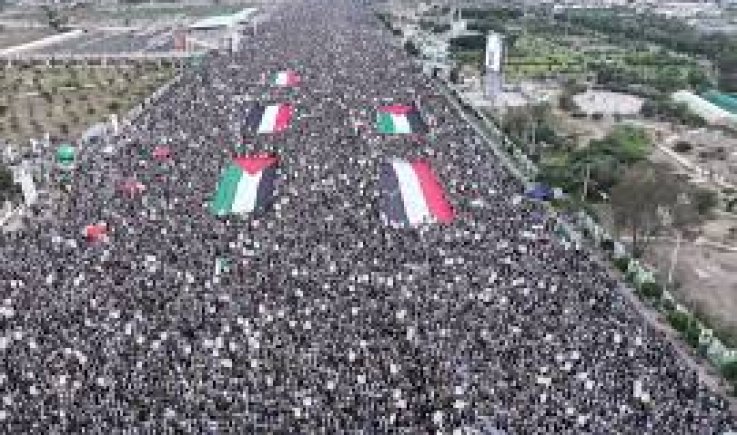 تسونامي بشري في العاصمة صنعاء في مسيرة " ثبات مع غزة وجهوزية واستنفار في مواجهة العدوان".